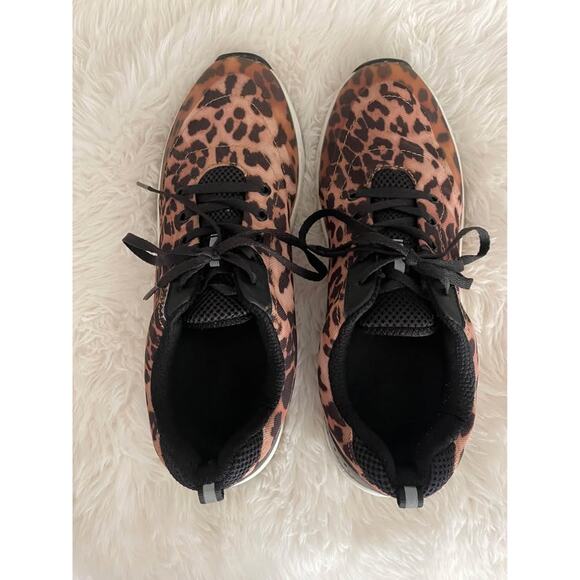 Vionic‎ cheetah print athletic walking running fashion shoes size 10 - Picture 1 of 4